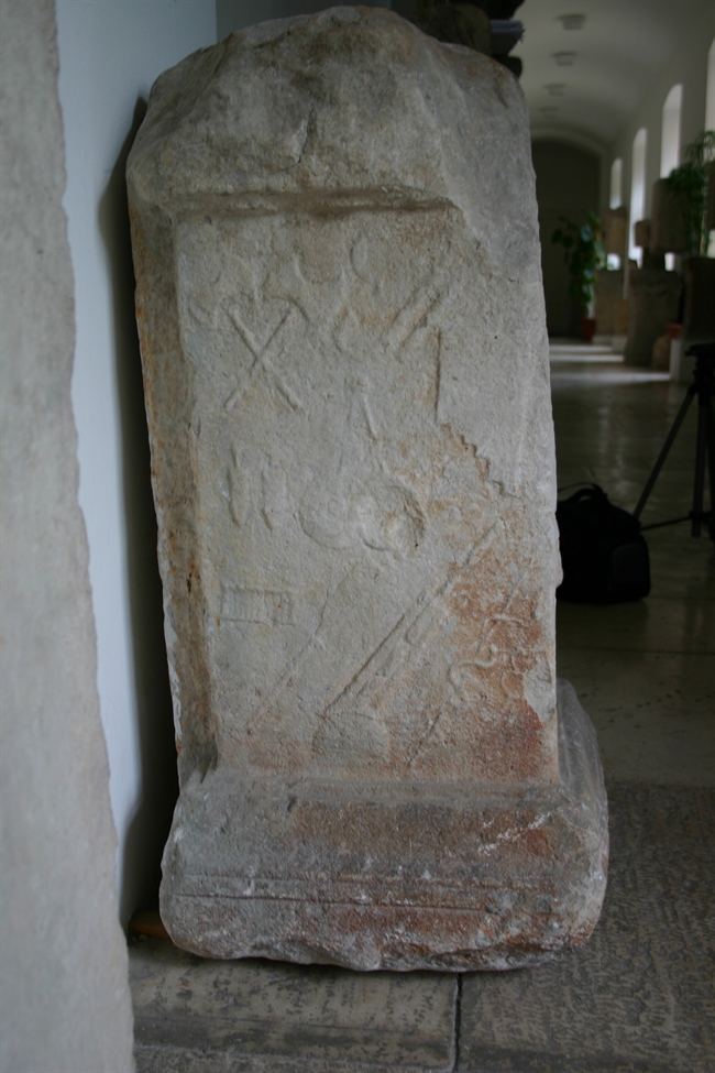 A votive altar dedicated to Isis